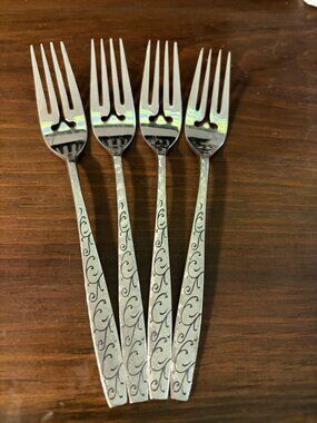 Set Of 4 Epic Stainless Steel Dessert Forks With Ornate Handle Design